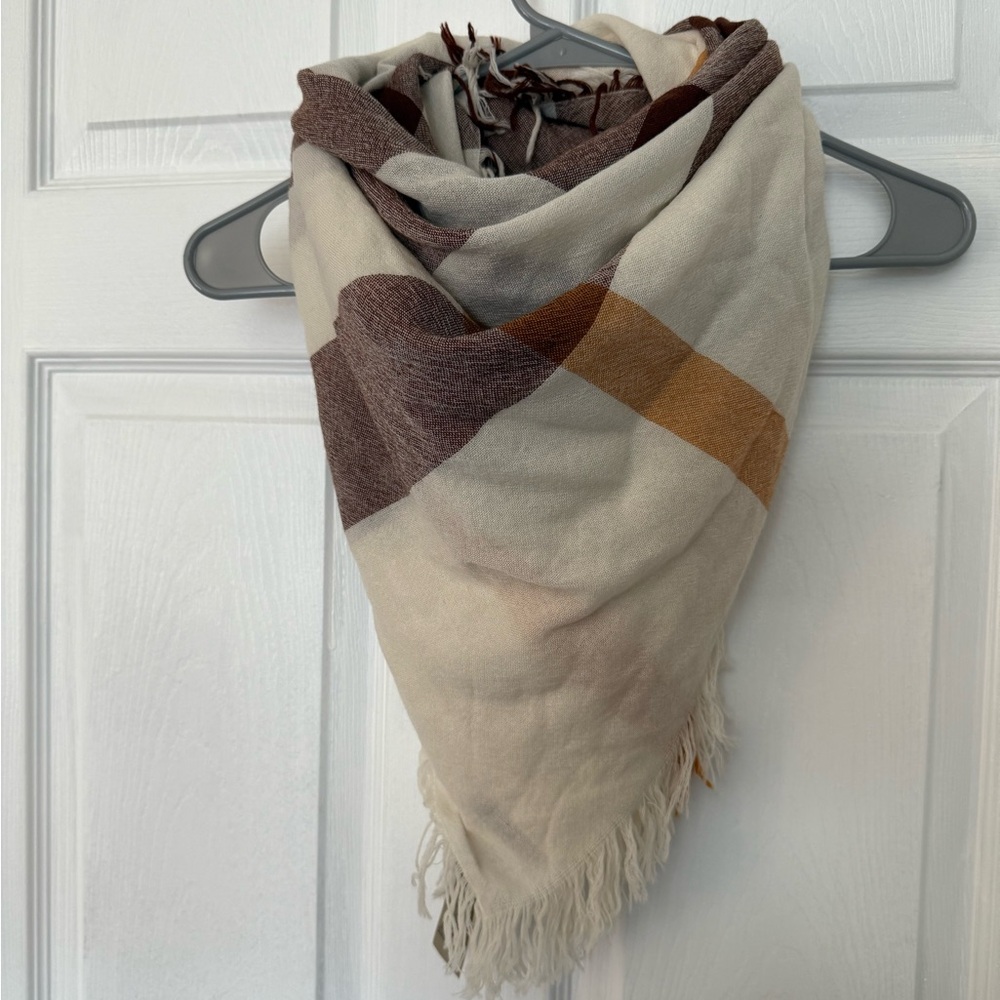 Burberry Cream and Tan Merino Wool scarf